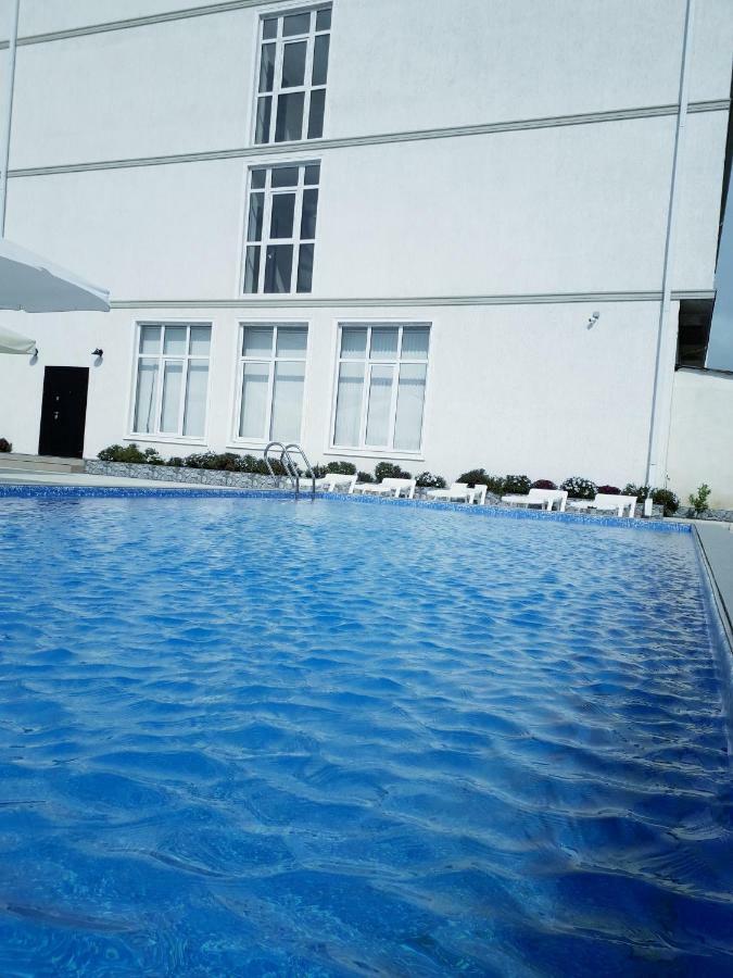 Sariya Hotel Kheivani Bagian luar foto