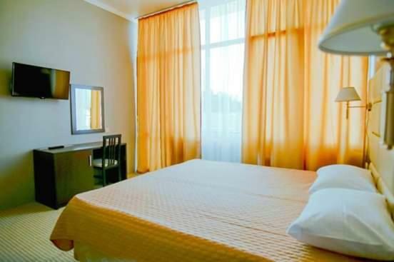 Sariya Hotel Kheivani Bagian luar foto