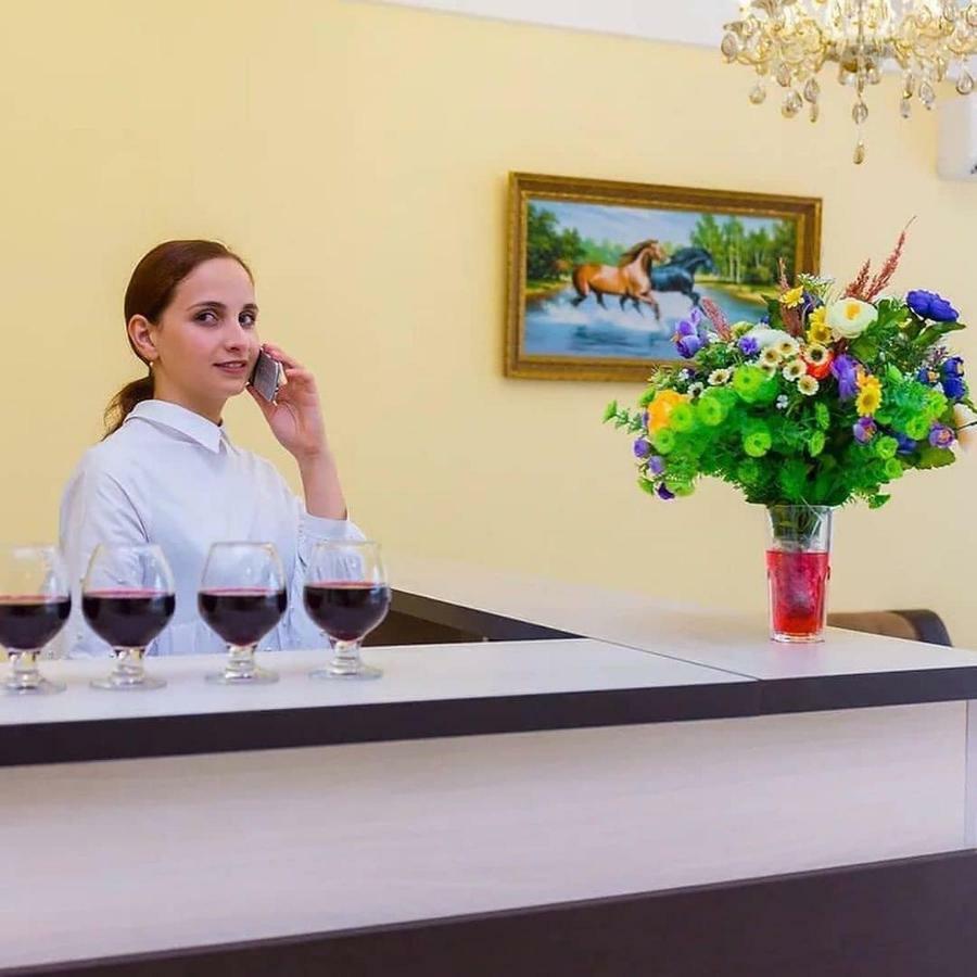 Sariya Hotel Kheivani Bagian luar foto