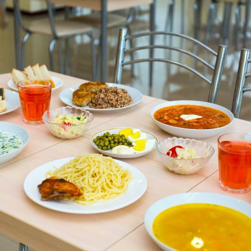 Sariya Hotel Kheivani Bagian luar foto